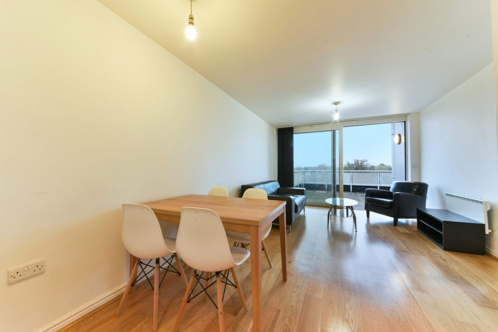 The Blenheim Centre Apartment for Rent, Hounslow, London TW3 E14